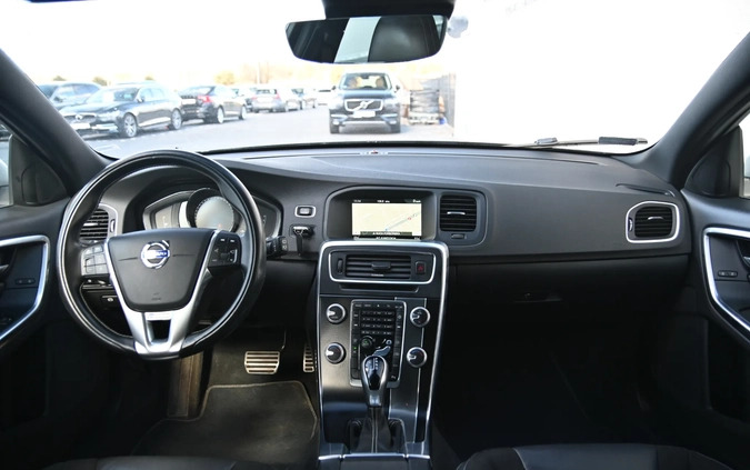 Volvo V60 cena 65900 przebieg: 205863, rok produkcji 2016 z Szamotuły małe 79